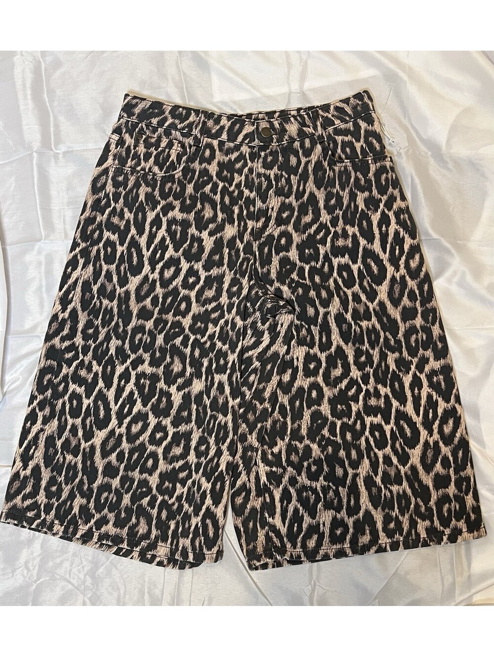 NWT Pilcro Anthropologie Printed Leopard Bermuda Shorts Size 28 100% Cotton